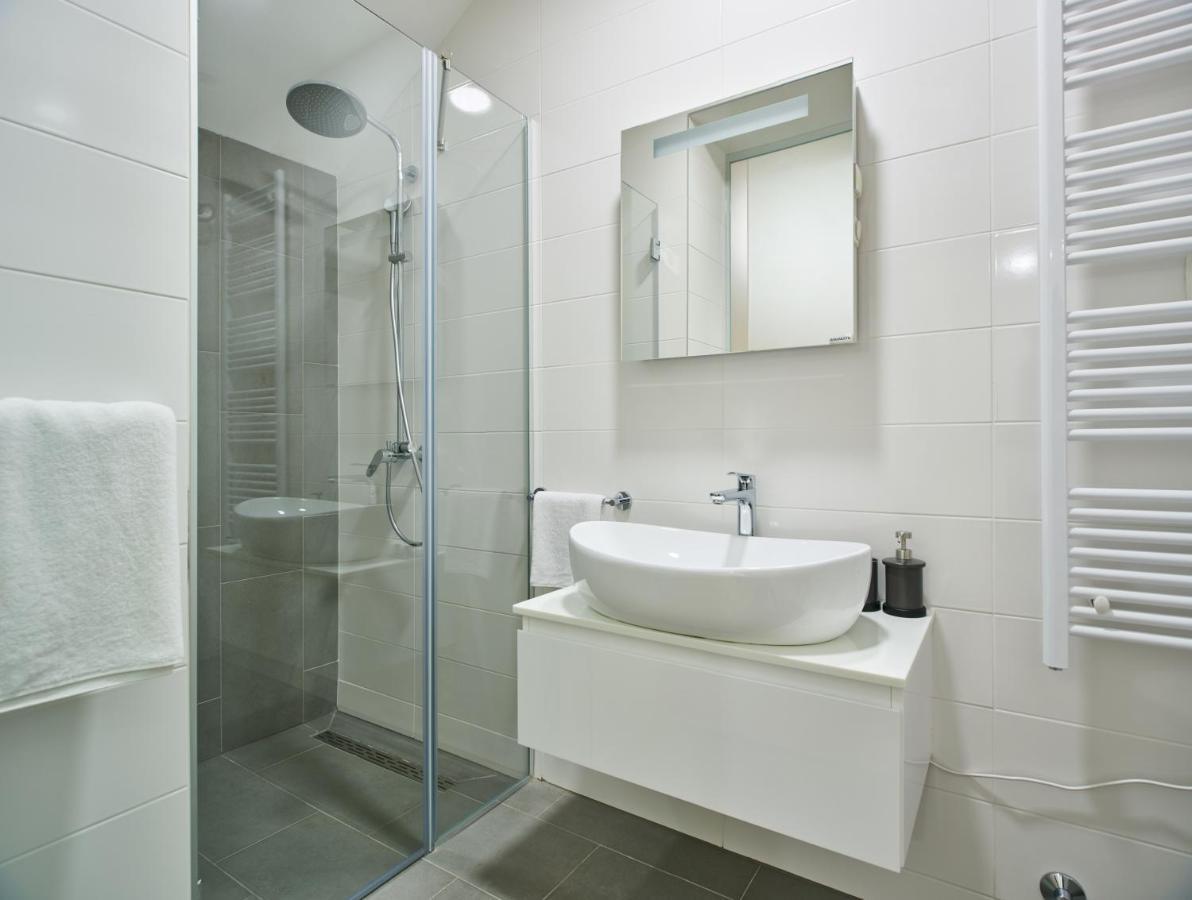 Bed Of Roses Apt 2, Premium, Designer Decorated Zagreb Exterior foto